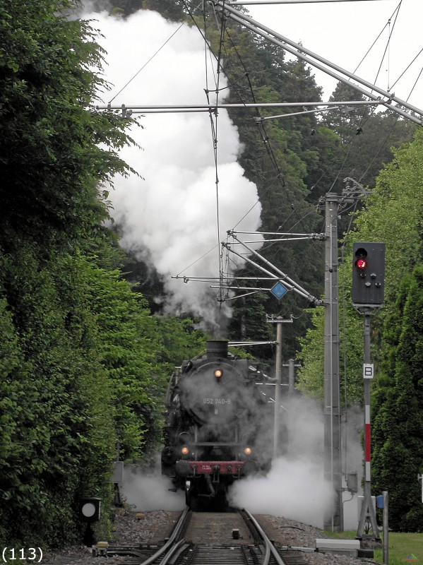 Bahn 113.jpg - Lok 052 740-8 beim Umsetzen in Bad Herrenalb.